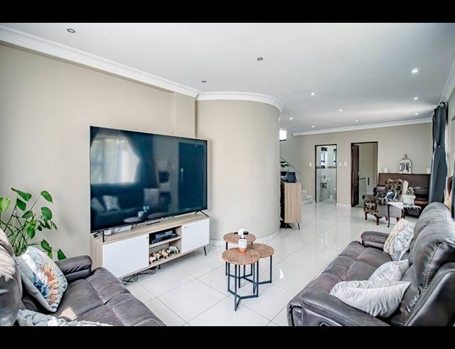 4 BEDROOM HOUSE FOR SALE IN MONTANA PARK